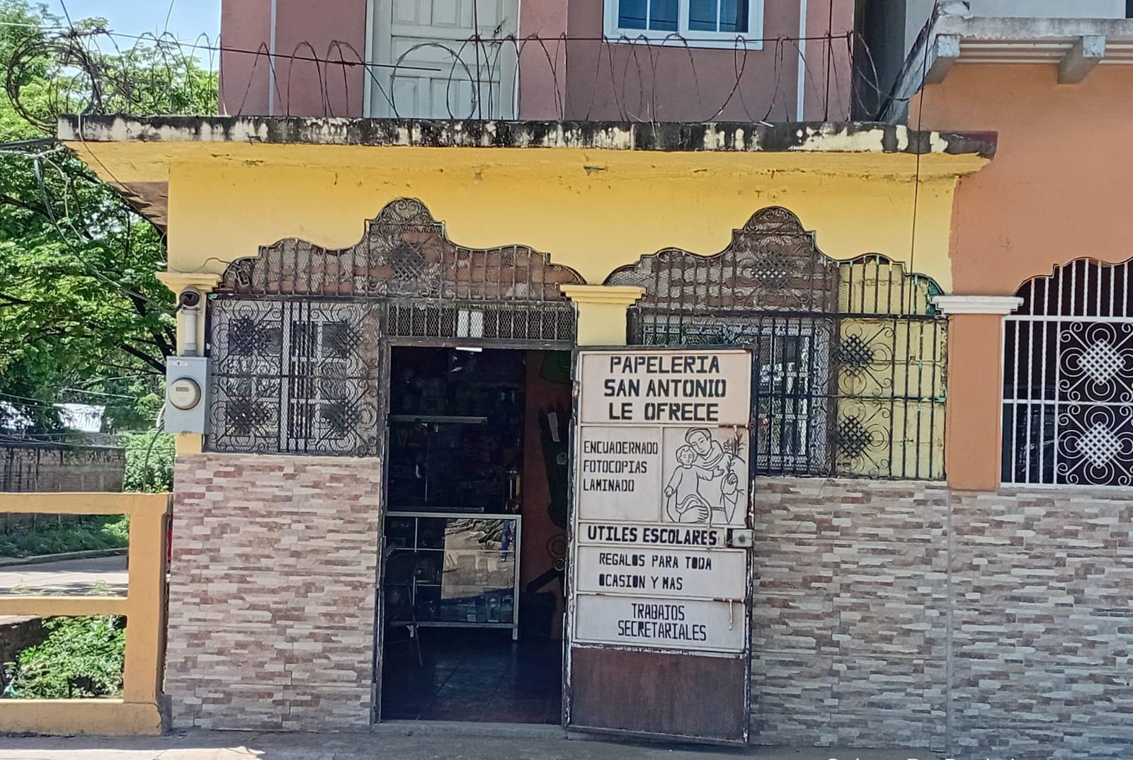 Establecimiento de Papelería San Antonio en Barrio El Calvario